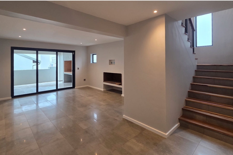 3 Bedroom Property for Sale in Country Club Western Cape